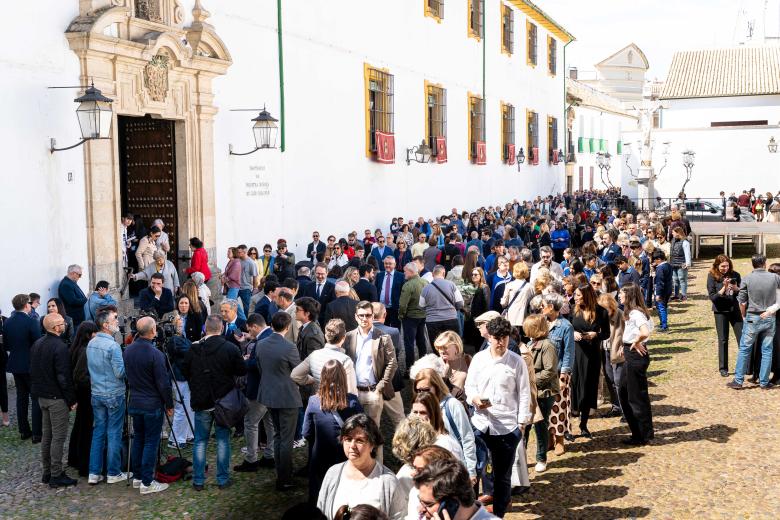 Misa y ambiente Viernes de Dolores en la plaza de Capuchinos de Córdoba 2026
