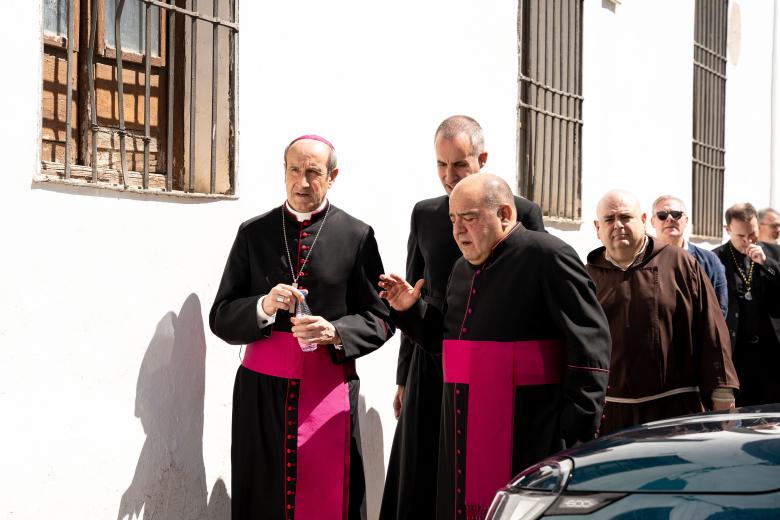 Misa y ambiente Viernes de Dolores en la plaza de Capuchinos de Córdoba 2026