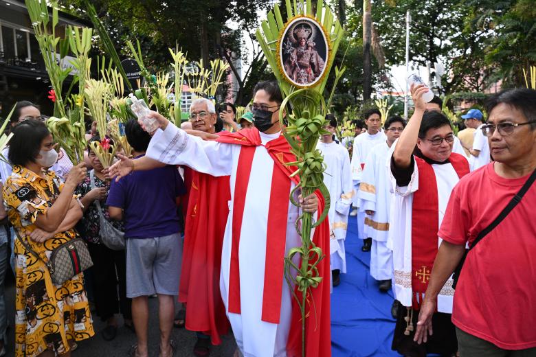 Bendición de los ramos y palmas por el Domingo de Ramos en Manila, Filipinas
