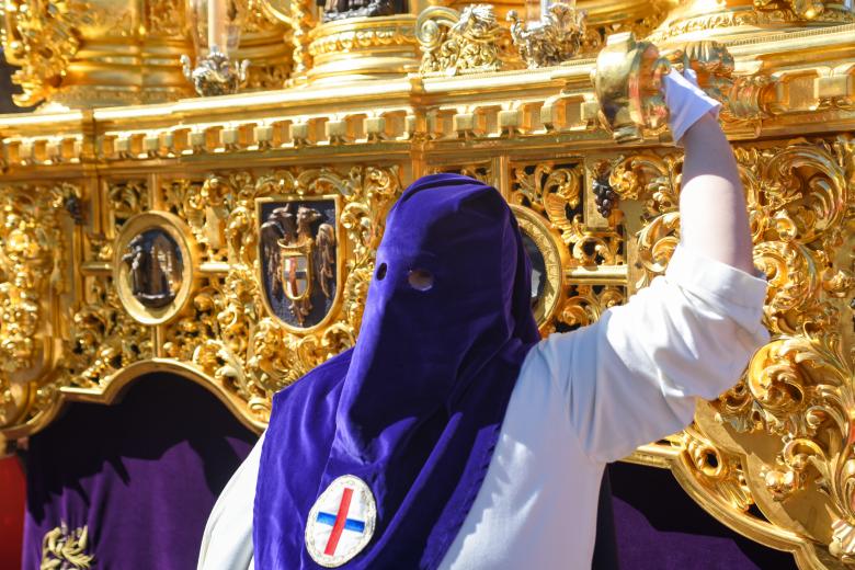 Hermandad del Rescatado durante su salida el Domingo de Ramos