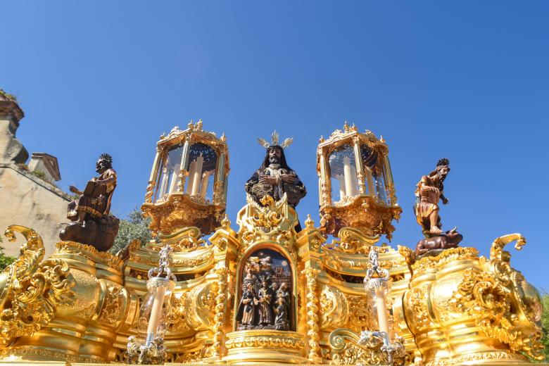 Hermandad del Rescatado durante su salida el Domingo de Ramos