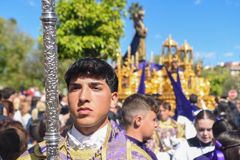 Hermandad del Rescatado durante su salida el Domingo de Ramos