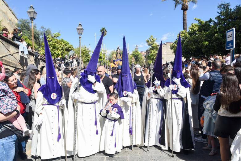 Hermandad del Rescatado durante su salida el Domingo de Ramos