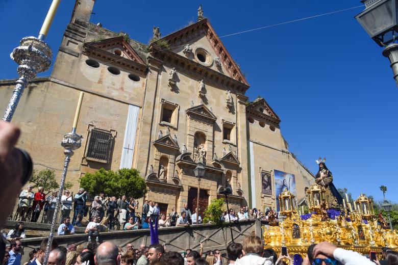 Hermandad del Rescatado durante su salida el Domingo de Ramos