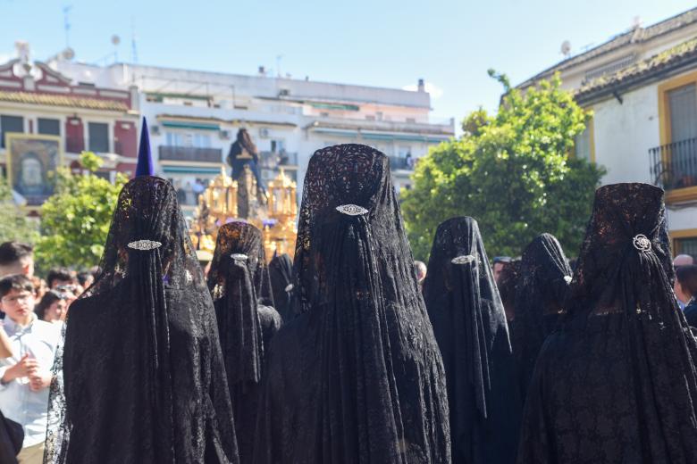 Hermandad del Rescatado durante su salida el Domingo de Ramos