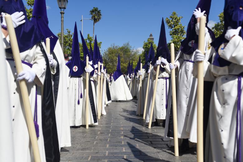 Hermandad del Rescatado durante su salida el Domingo de Ramos