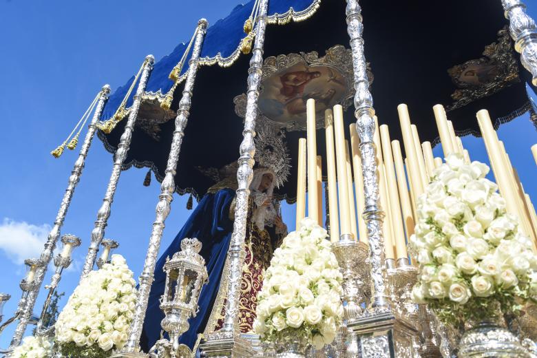 Hermandad del Rescatado durante su salida el Domingo de Ramos