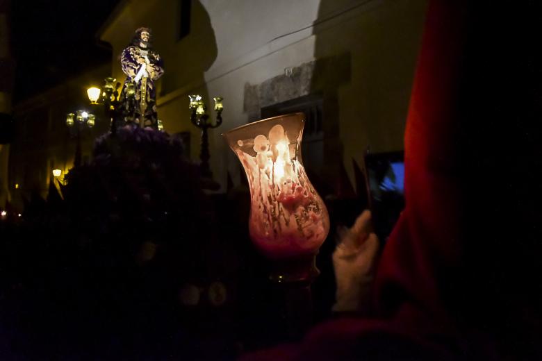 (Foto de ARCHIVO)
Vista del estandarte de la Agrupación Musical Nuestro Padre Jesús el Pobre en la catedral de La Almudena, a 10 de abril de 2022, en Madrid (España). Tras dos años interrumpida a causa de la pandemia, la Semana Santa vuelve a las calles de España con sus tradicionales procesiones y festejos. La tradicional procesión de La Borriquita se celebra el Domingo de Ramos, fecha destacada para conmemorar la entrada de Jesús de Nazaret en Jerusalén.

Jesús Hellín / Europa Press
10 ABRIL 2022;PROCESIÓN;TRADICIÓN;DEVOCIÓN;RELIGIOSIDAD;RELIGIÓN;
10/4/2022