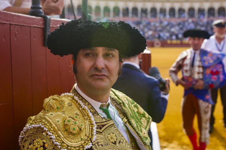 Morante de la Puebla, instantes antes de iniciar el paseíllo en la sexta corrida de abono de la Feria de Abril de Sevilla