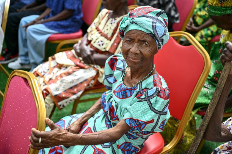 Pope Leo XIV waves as he arrives to visit the Nursing Home of the Little Sisters of the Poor in Saurimo on the eighth day of an 11-day apostolic journey to Africa, on April 20, 2026. (Photo by Alberto PIZZOLI / AFP)