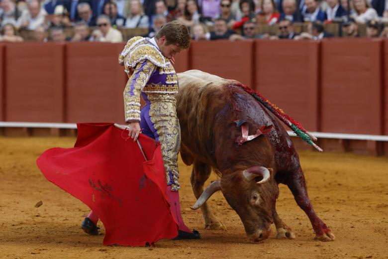 Borja Jiménez también consiguió cortar un trofeo en esta tarde difícil