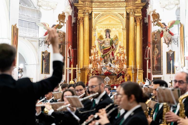 San Rafael se queda en el templo