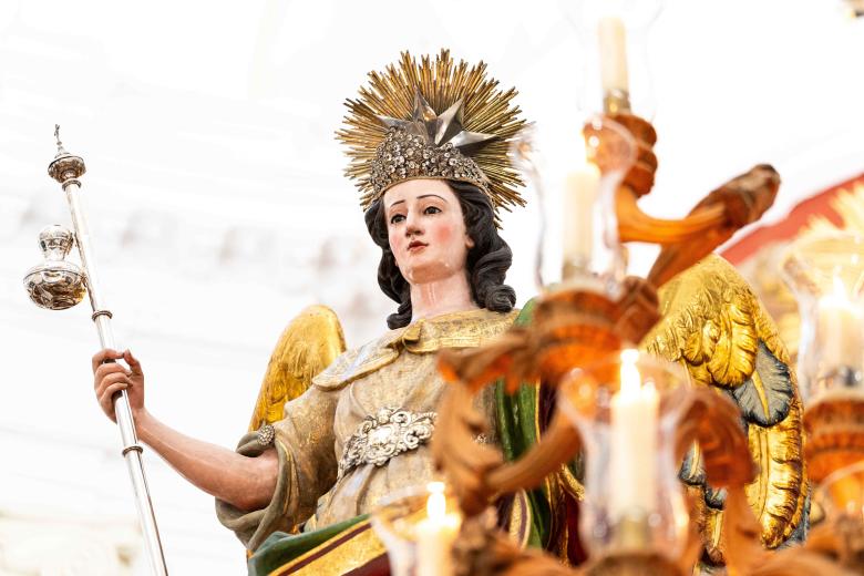 San Rafael se queda en el templo
