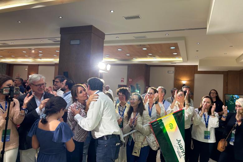 Ambiente en el cuartel electoral del PP en Córdoba en las elecciones andaluzas de 2016