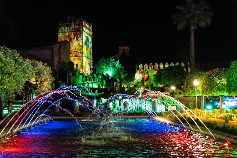 El espectáculo "Naturaleza Encendida: Navegantes" en el Alcázar de los Reyes Cristianos de Córdoba