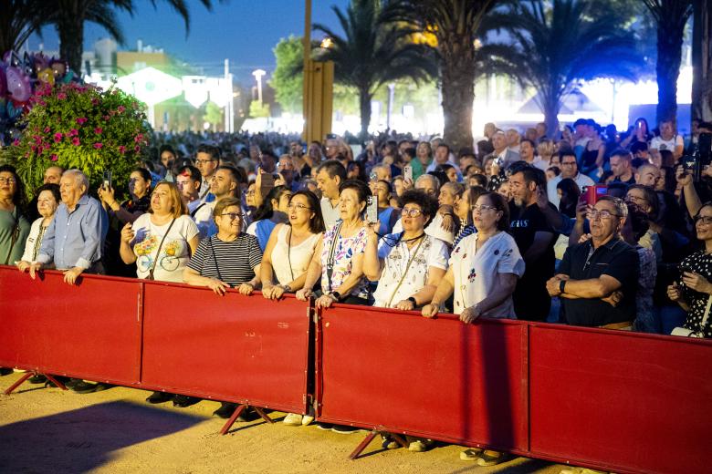 El encendido de la portada, el alumbrado y los fuegos artificiales de la Feria de Córdoba 2026