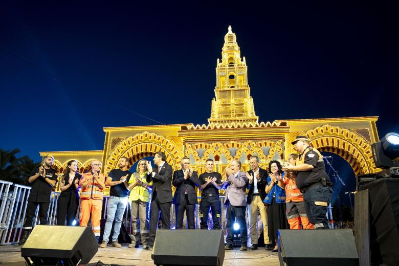 El encendido de la portada, el alumbrado y los fuegos artificiales de la Feria de Córdoba 2026