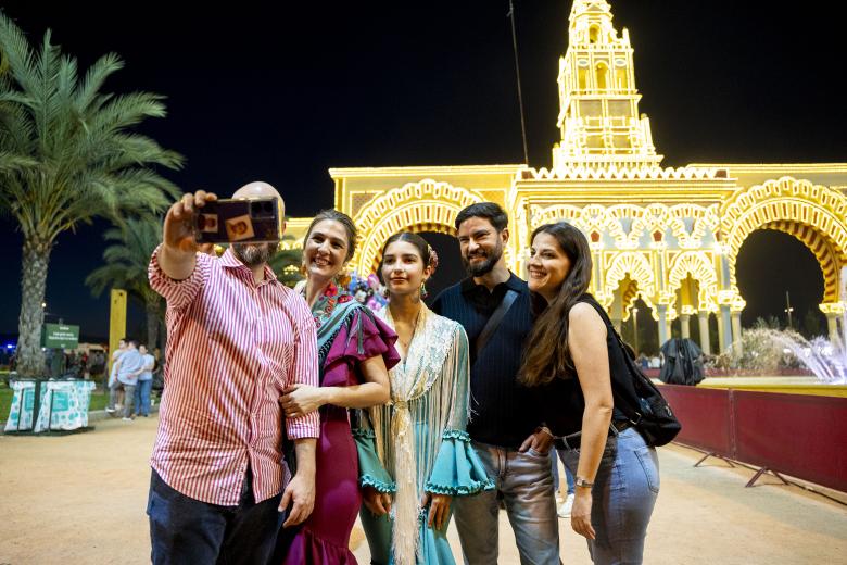 El encendido de la portada, el alumbrado y los fuegos artificiales de la Feria de Córdoba 2026