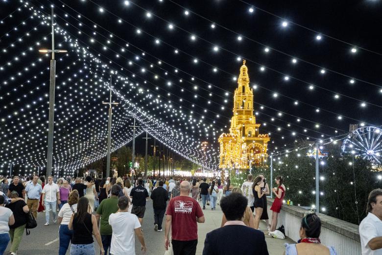 El encendido de la portada, el alumbrado y los fuegos artificiales de la Feria de Córdoba 2026