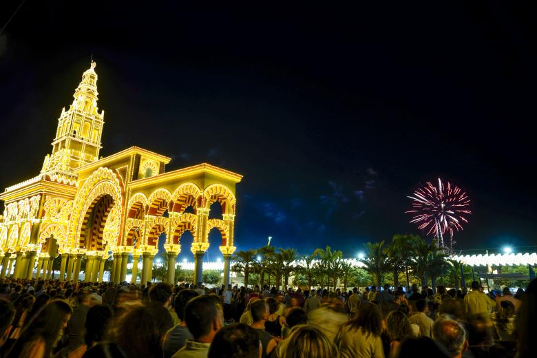 El encendido de la portada, el alumbrado y los fuegos artificiales de la Feria de Córdoba 2026