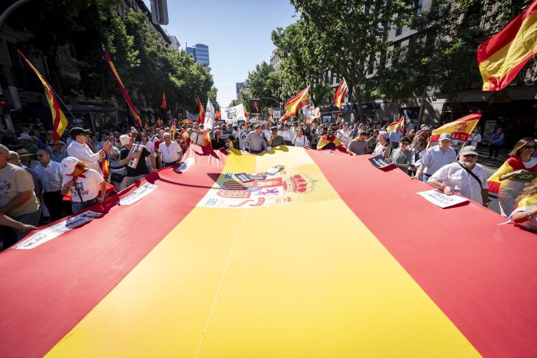 La marcha convocada la citada plataforma, que coordina a más de 150 asociaciones civiles, ha arrancado a las 10.30 horas desde la madrileña Plaza de Colón con dirección al Arco de Moncloa.