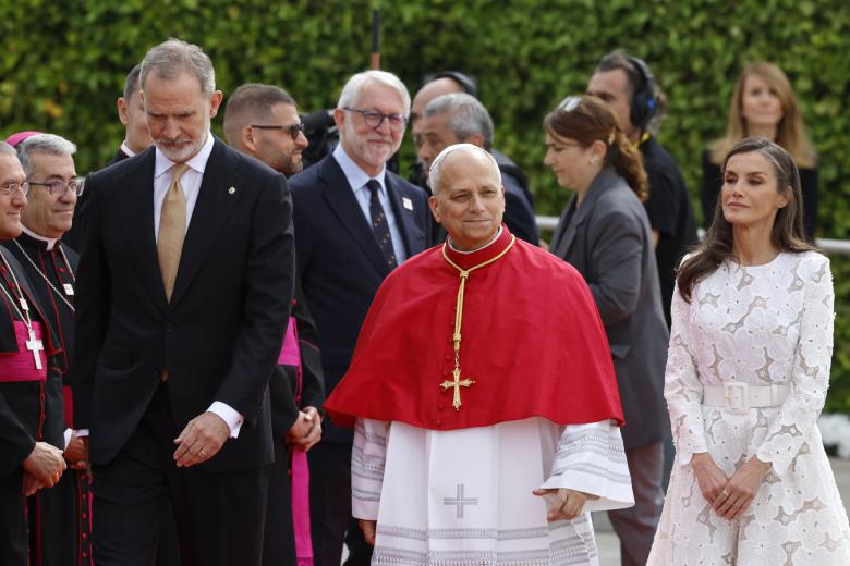Los reyes de España, Felipe y Letizia, tras recibir al papa León XIV
