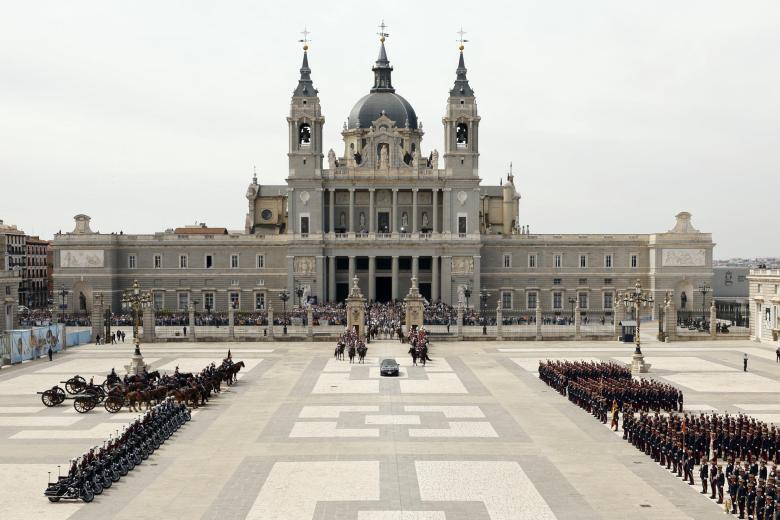 El papa León XIV a su llegada al Palacio Real, donde tiene lugar la ceremonia de bienvenida al Sumo Pontífice que inicia este sábado en la capital un viaje de seis días a España.