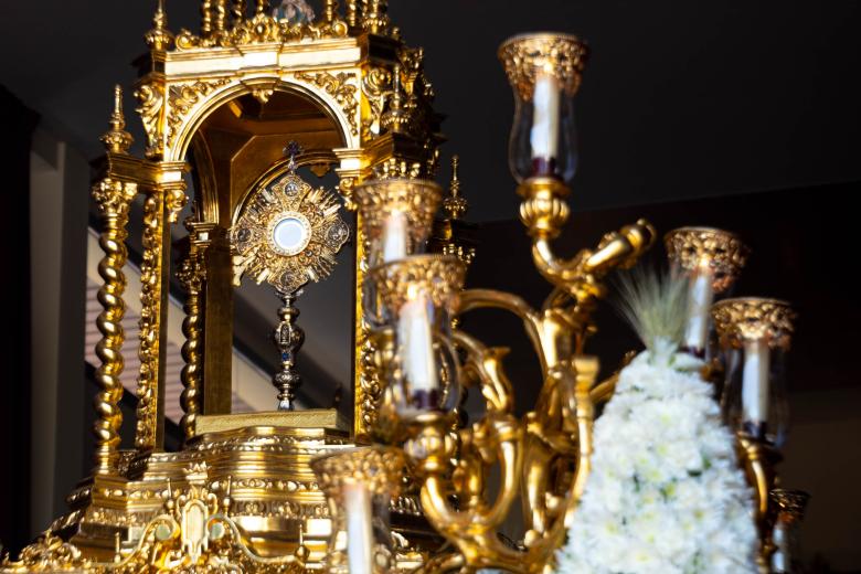 Procesión del Corpus Christi de la Hermandad de la Sagrada Cena de Córdoba
