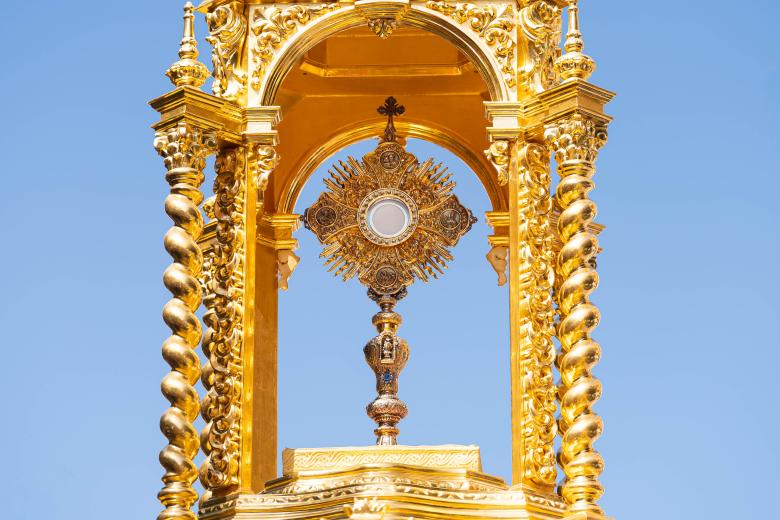 Procesión del Corpus Christi de la Hermandad de la Sagrada Cena de Córdoba