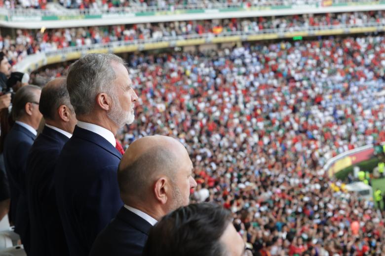 El Rey de España, durante los himnos nacionales en el Uruguay - España correspondiente a la tercera jornada del grupo H del Mundial 2026