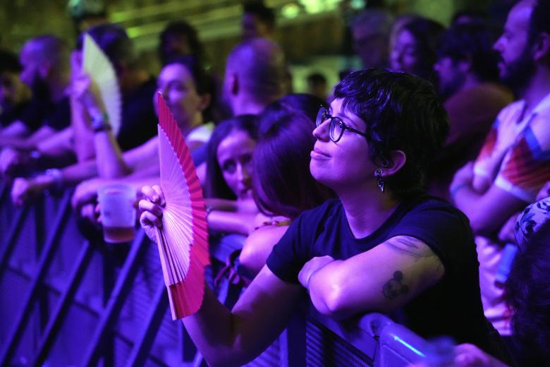 Love of Lesbian abrieron el 45º Festival de la Guitarra de Córdoba en el Teatro de la Axerquía (julio 2026)