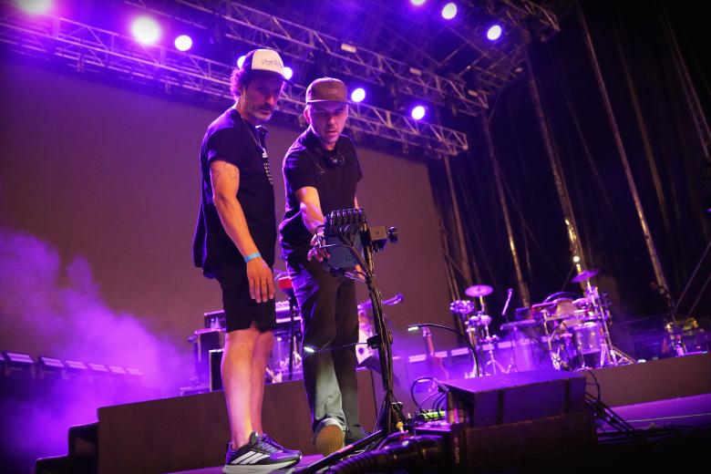 Love of Lesbian abrieron el 45º Festival de la Guitarra de Córdoba en el Teatro de la Axerquía (julio 2026)