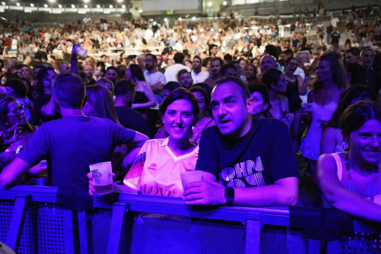 Love of Lesbian abrieron el 45º Festival de la Guitarra de Córdoba en el Teatro de la Axerquía (julio 2026)