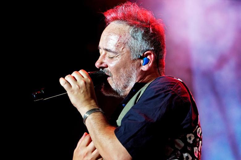 Love of Lesbian abrieron el 45º Festival de la Guitarra de Córdoba en el Teatro de la Axerquía (julio 2026)