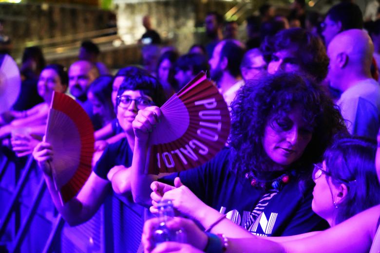 Love of Lesbian abrieron el 45º Festival de la Guitarra de Córdoba en el Teatro de la Axerquía (julio 2026)
