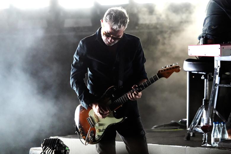 Love of Lesbian abrieron el 45º Festival de la Guitarra de Córdoba en el Teatro de la Axerquía (julio 2026)