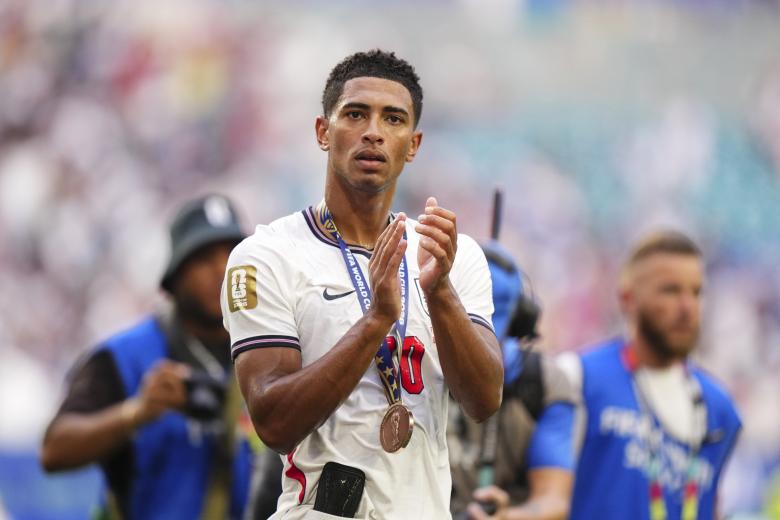 (Foto de ARCHIVO)
Jude Bellingham of England celebrates the victory wearing the third place medal during the FIFA World Cup 2026 Bronze Medal Match match between France and England at Miami Stadium on July 18, 2026 in Miami Gardens, United States.

Jose Breton / AFP7 / Europa Press
18/7/2026 ONLY FOR USE IN SPAIN