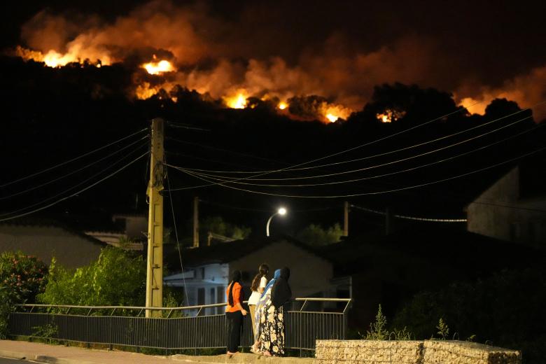 Vista del incendio desde una localidad abulense
