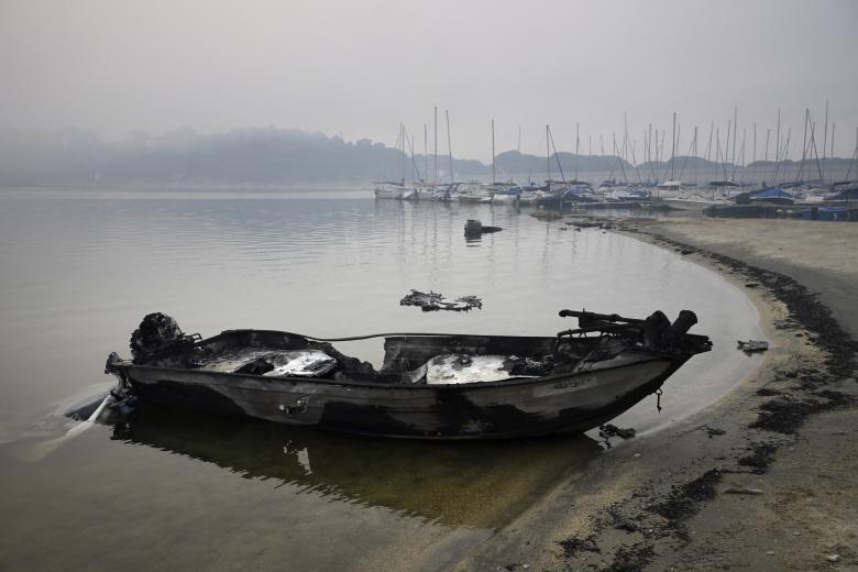 Imágenes de los estragos del fuego a su paso por el Pantano de San Juan