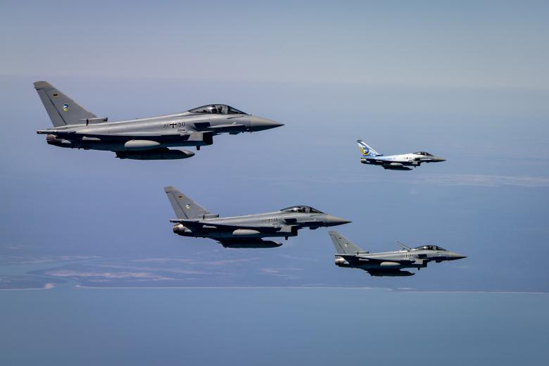 Un KC-30A Multi-Role Tanker Transport de la Real Fuerza Aérea Australiana repostó con éxito a 14 aviones de combate aliados durante una salida de cinco horas sobre el Territorio del Norte de Australia durante el ejercicio Pitch Black 26