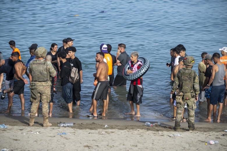 Decenas de migrantes intentan cruzar a España desde Marruecos este 31 de julio