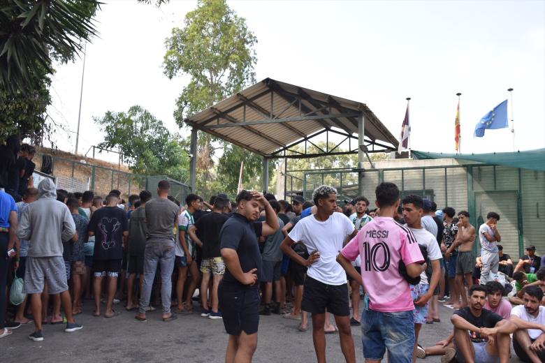 Las miles de personas de origen magrebí que llegaron a Ceuta colapsaron el Centro de Estancia Temporal de Inmigrantes (CETI)