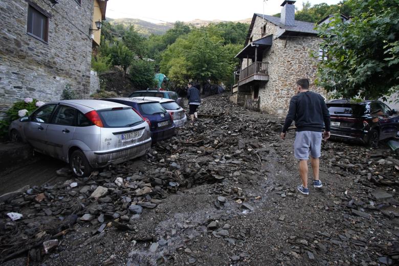 Riada en el pueblo de Manzanedo de Valdueza (León)