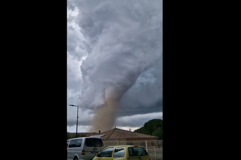 El impresionante tornado que ha azotado el sur de Francia en las últimas horas.