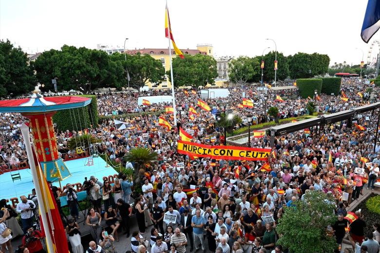 Concentración el Murcia de apoyo a Ceuta

REMITIDA / HANDOUT por AYUNTAMIENTO DE MURCIA
Fotografía remitida a medios de comunicación exclusivamente para ilustrar la noticia a la que hace referencia la imagen, y citando la procedencia de la imagen en la firma
02/9/2026