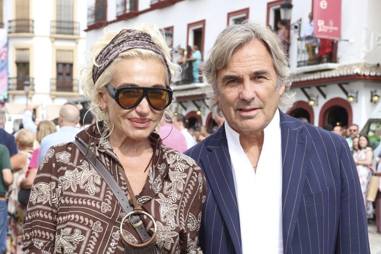 Hubertus Hohenlohe y Simona Gandolfi durante la 67 edición de la corrida Goyesca de Ronda perteneciente a la Feria de Pedro Romero 2026 en Ronda.