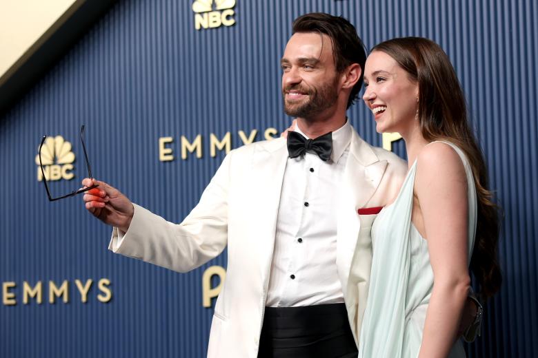 Thomas Doherty y Nicole Brydon Bloom, compañeros de elenco en la aclamada Paradise