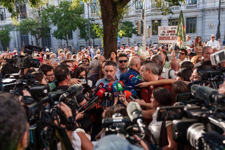 Abascal ha afirmado que el Gobierno "no ha hecho nada" desde que se produjo la entrada los inmigrantes a finales de julio para arreglar la situación de Ceuta más que decirle a sus habitantes que "tienen que acostumbrarse a una realidad estructural".