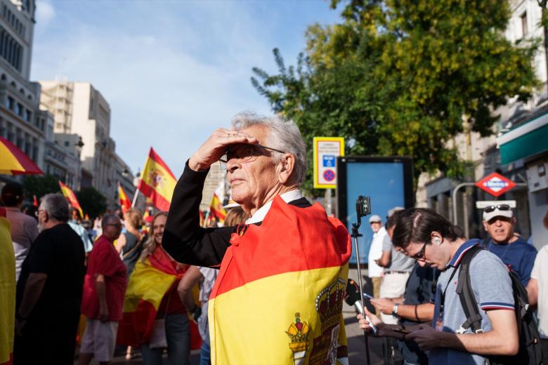 Los convocantes de esta marcha consideran que "los ceutíes y también los melillenses necesitan respuestas contundentes y urgentes". "Nos dan cada día un valioso ejemplo luchando por su tierra y por sus familias con dignidad y coraje", añaden.