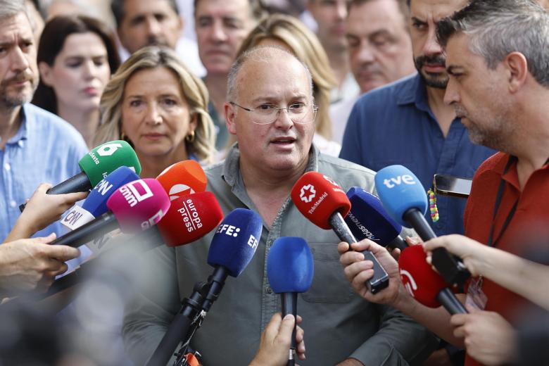 El secretario general del PP, Miguel Tellado, ha defendido este sábado la urgencia de "echar al Gobierno" de Pedro Sánchez y a "los invasores" de Ceuta, y ha confiado en la actuación de la justicia ante la "negligencia máxima" del Ejecutivo en el asalto a la frontera española.